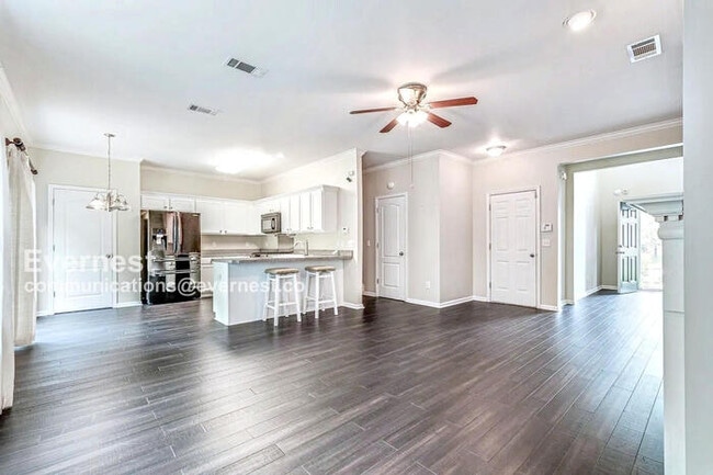 Photo - 5225 Southfork Blvd