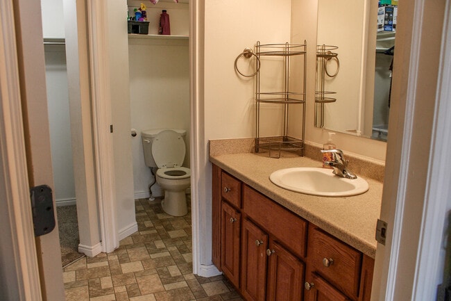 Photo - 1521 N 420 W