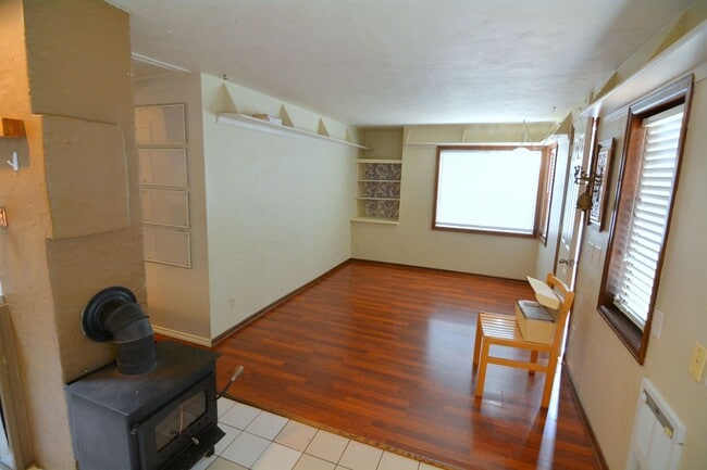 Photo - Shoreline 3 bedroom/1 bath