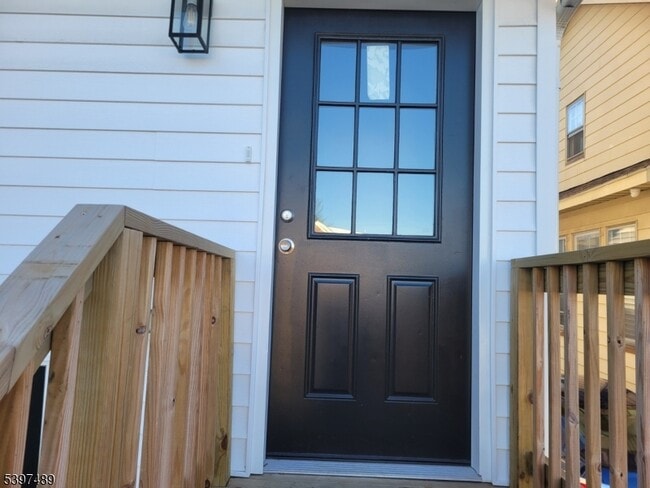 Building Photo - 2037 Gless Ave