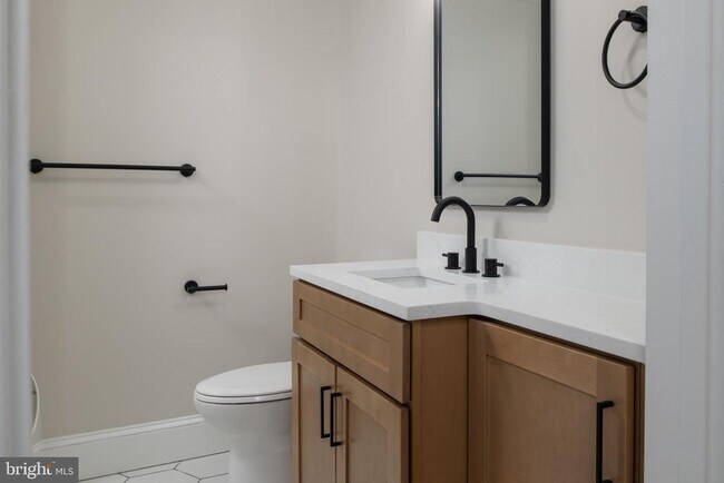 Photo - 1 E Montgomery St