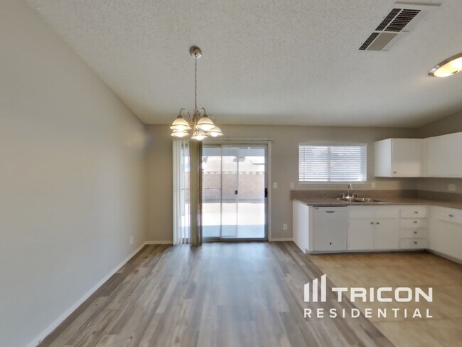 Photo - 1833 Ridgefield Dr