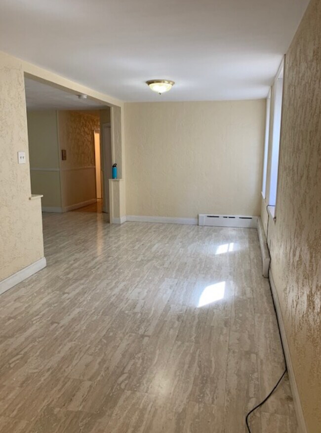 Photo - 72 Frankfort St Unidad 1