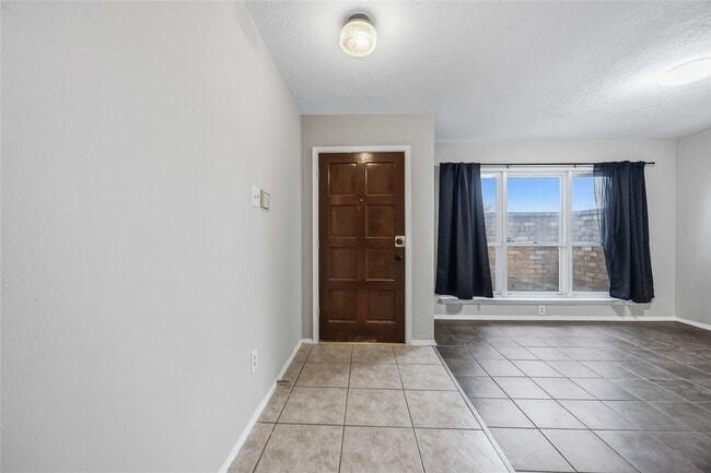 Photo - 16702 Quail Meadow Dr