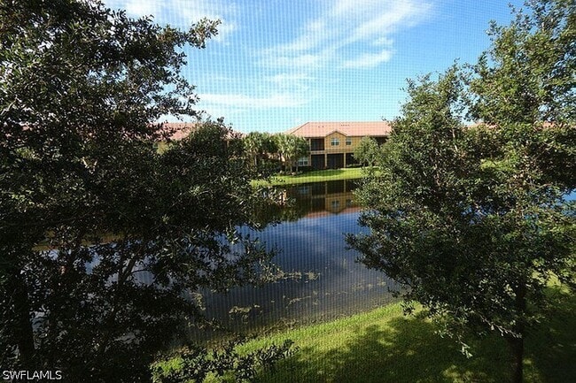 6525 Monterey Point Unidad 203