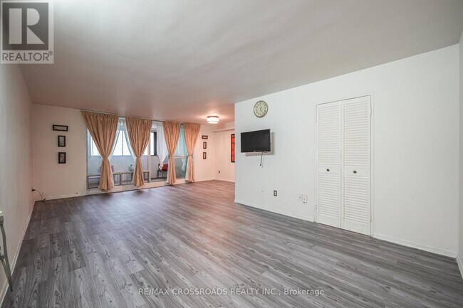 Photo - 5 Massey Square Unité 2616