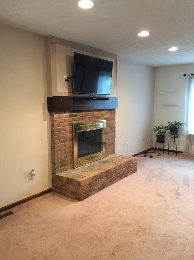 Chimenea - 1982 Drury Ln