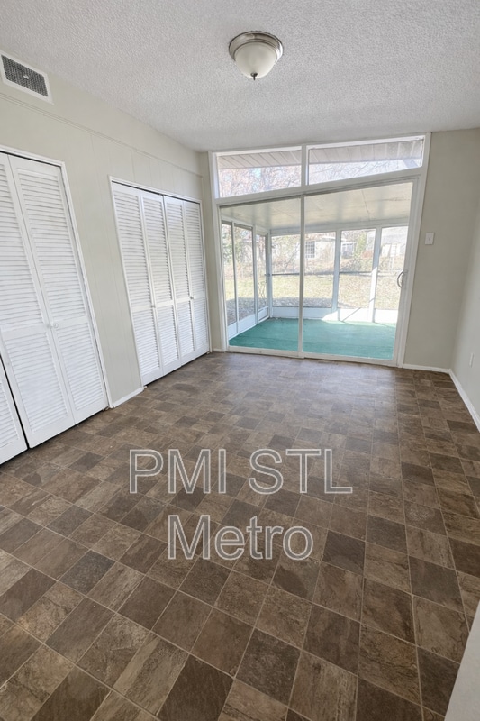 Photo - 8439 Alder Ave