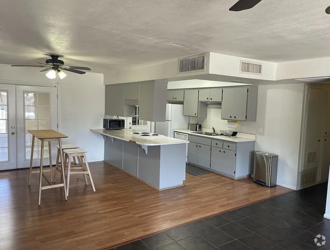 Building Photo - 128 E Hermosa Dr Rental