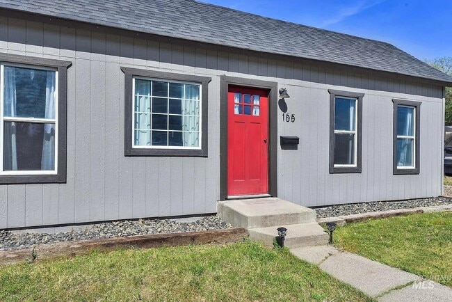 Photo - 155 N 11th E St