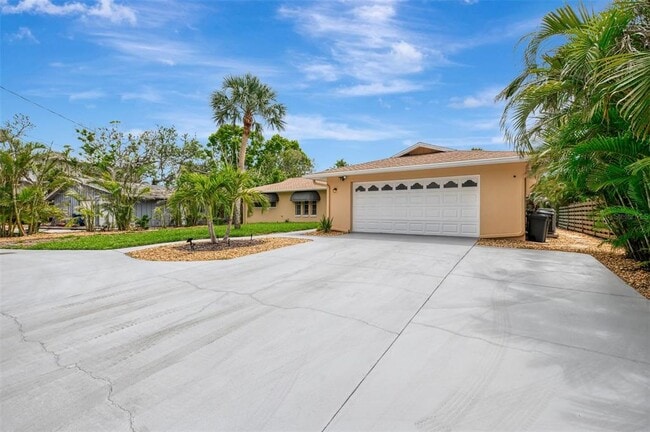 Photo - 4946 Commonwealth Dr