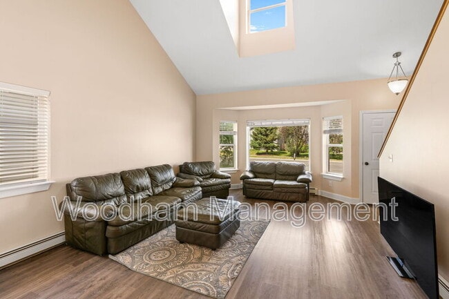 Photo - 306 Golden Valley Dr