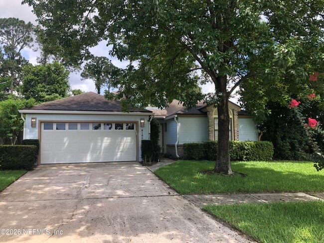Building Photo - 8150 Loch Lomond Ln