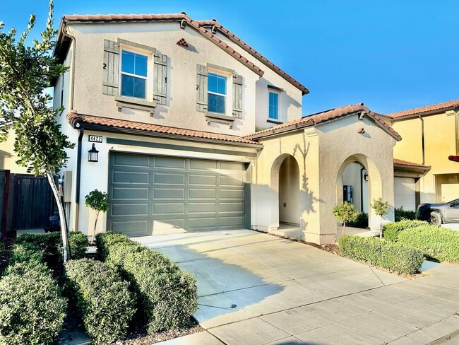 Photo - Newly Built 3/2.5 Home in Tesoro Viejo Community