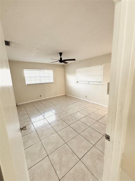 Photo - 412 NE 4th St