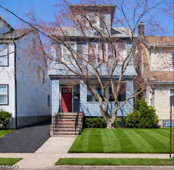 Photo - 569 Chestnut St