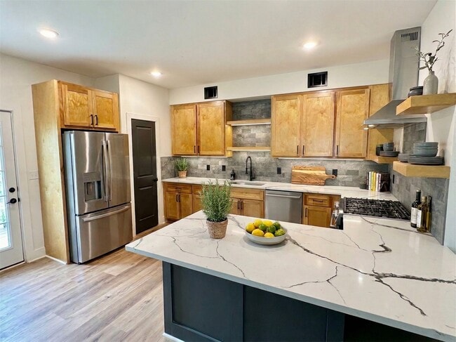 Photo - 1002 E 33rd St