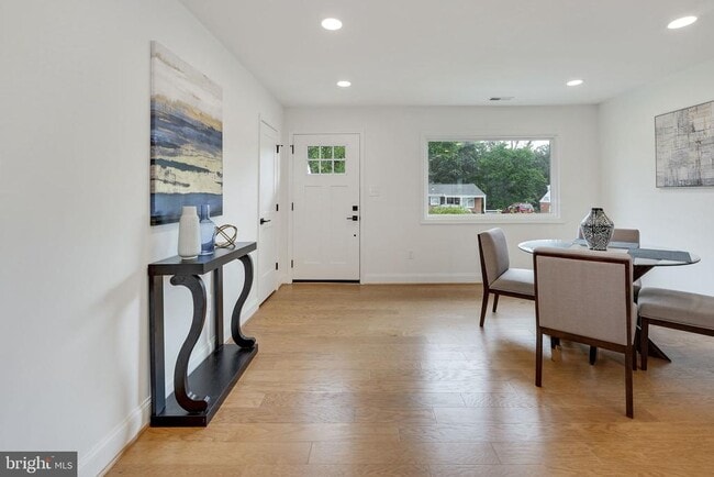 Photo - 14332 Belleville Ave