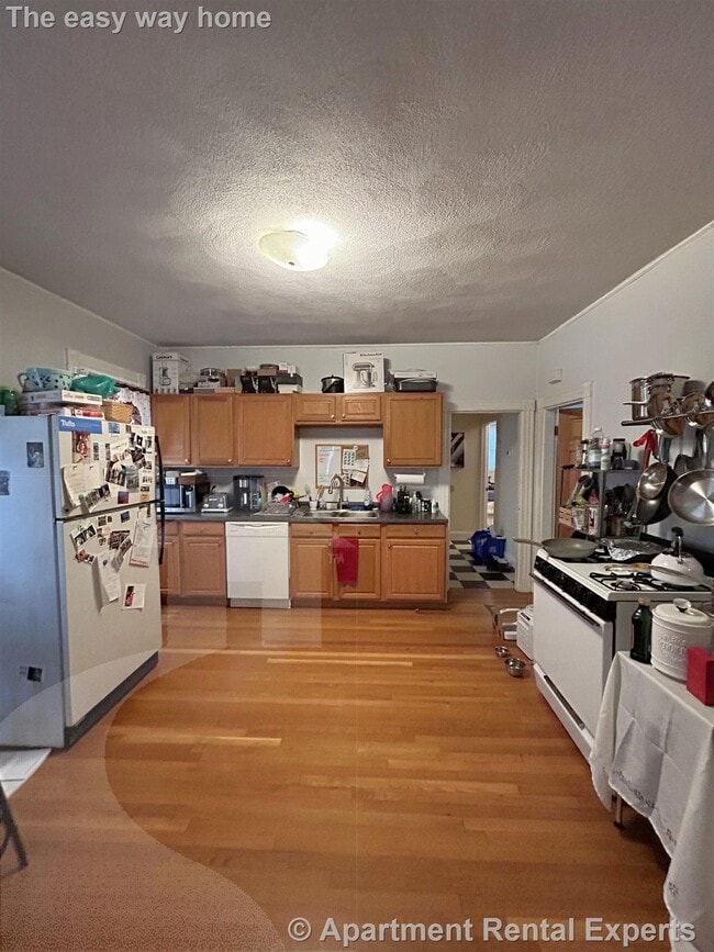 Photo - 578 Main St Unit #1