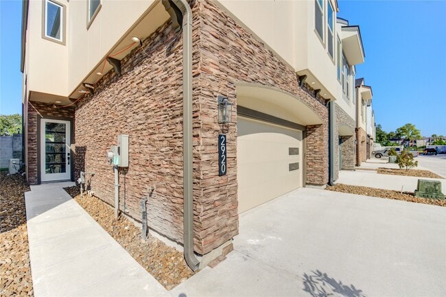 Photo - 2920 El Fenice Ln