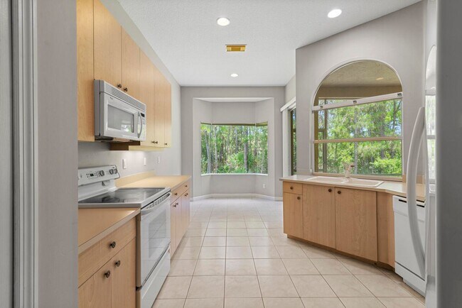 Photo - **Beautiful 3/2 home and a prime location!**