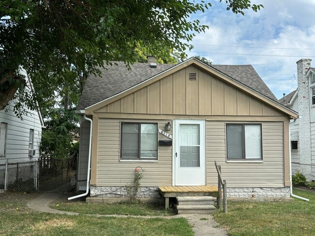 Building Photo - 8119 Essex Ave Rental