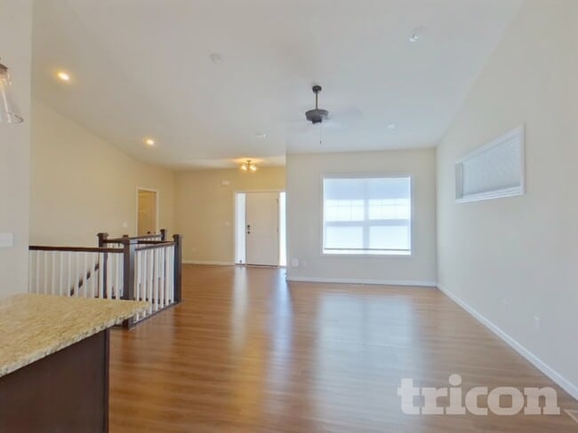 Photo - 1341 Meadow Ln