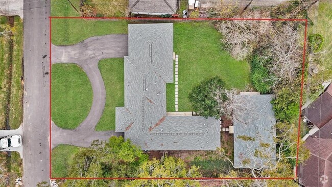 Building Photo - 9313 Livernois Rd Rental