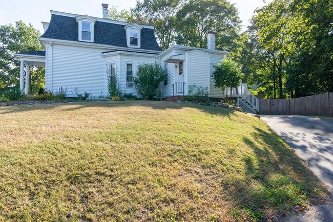 Photo - 1104 Pleasant St