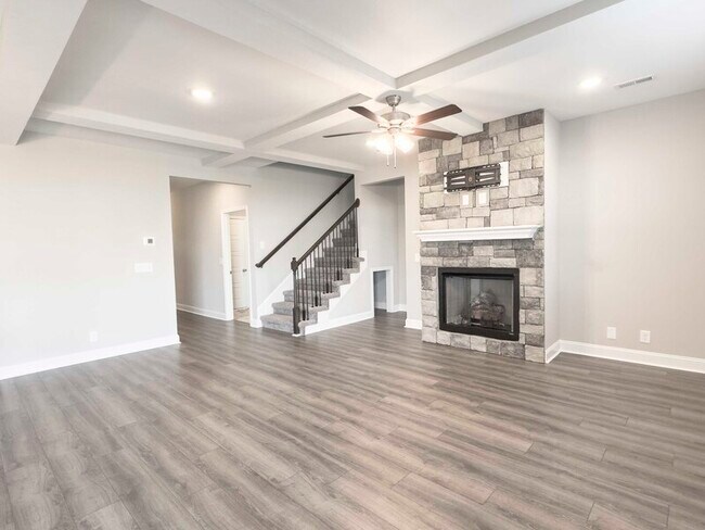 Photo - 290 Elwell Rd