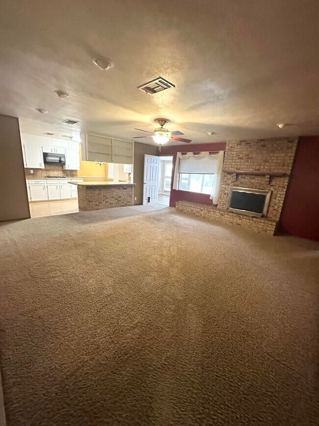 3212 Camarie Ave