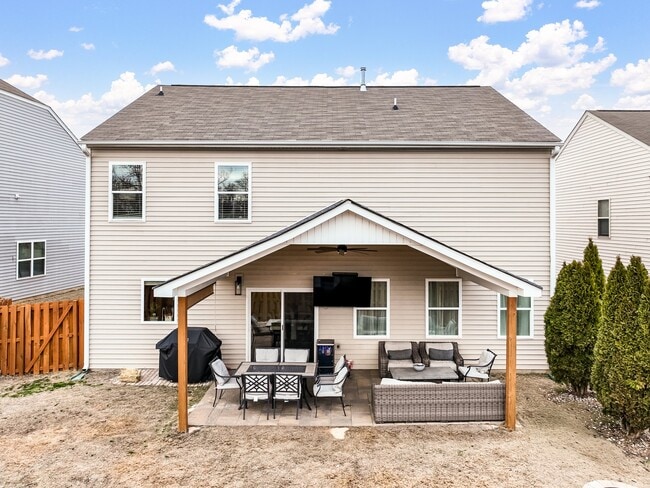 Photo - 6179 Kilchurn Dr