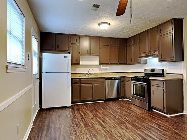 Photo - Spacious 3 Bedroom Home in Snellville! Ava...