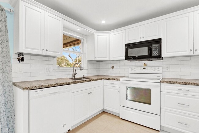 Photo - 129 Village Cir