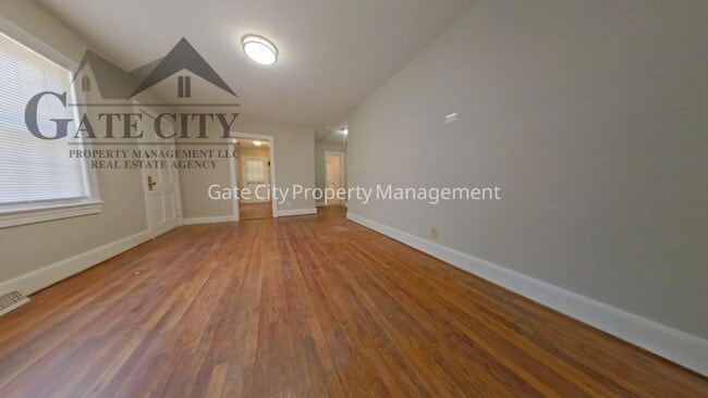 Photo - 227 Oakhurst St