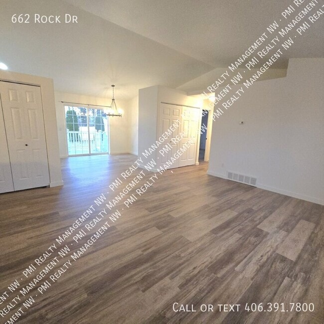 Photo - 662 Rock Dr