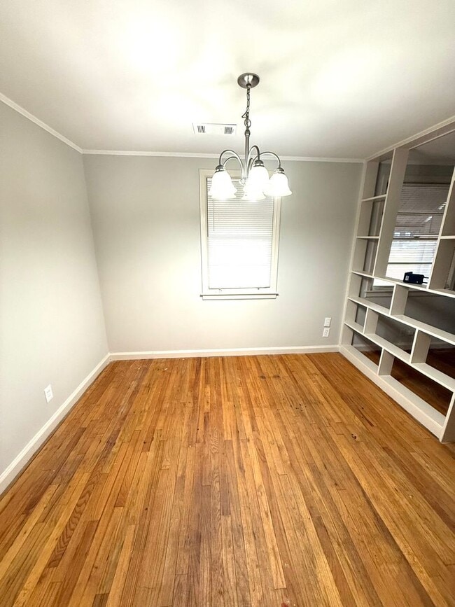 Photo - ** 3 Bed 2 Bath located off Narrow Lane rd...