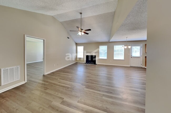 Photo - 2921 Knoll View Pl