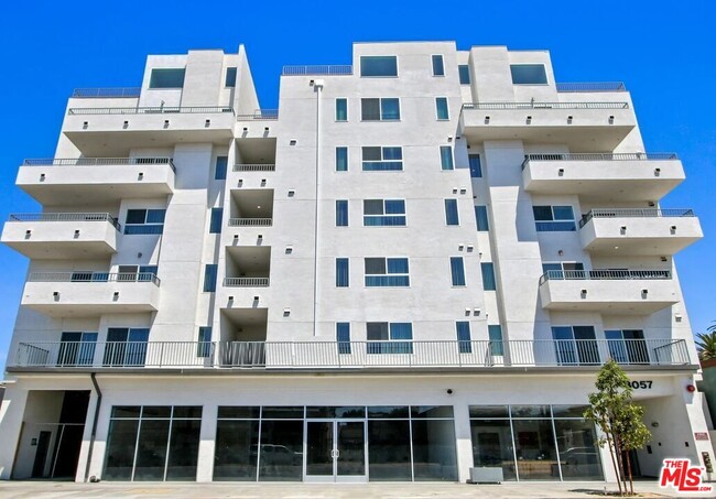 Building Photo - 3057 W Pico Blvd Unit 603 Rental
