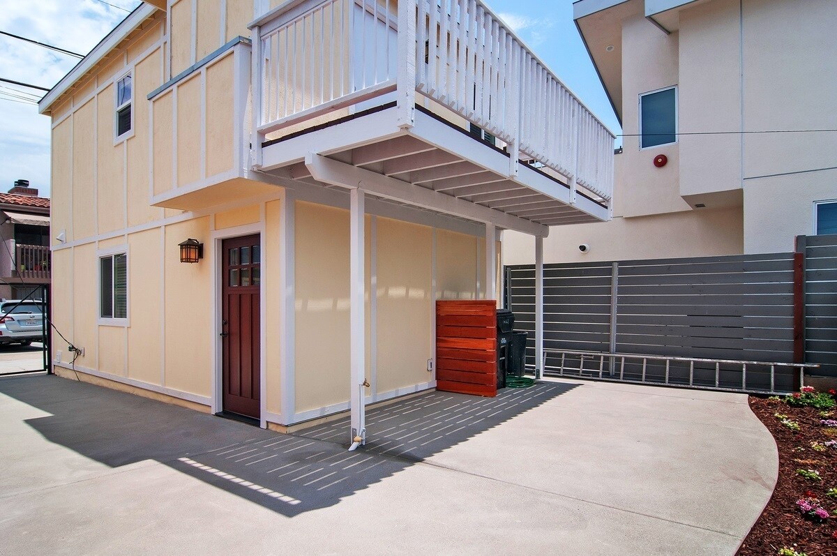 Photo - 1621 Monroe Ave