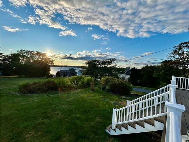 Building Photo - 32 Seaspray Way Rental