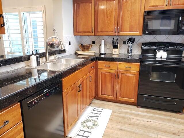Photo - 190 Desert Falls Cir