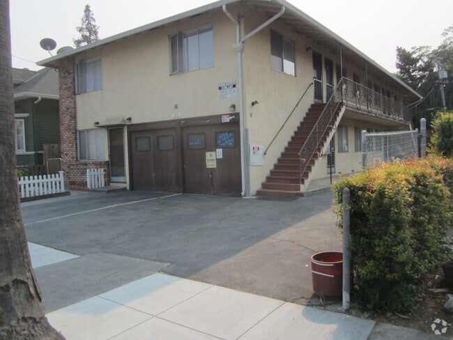 Building Photo - 33 S 15th St Unit 33 South 15TH Street Rental