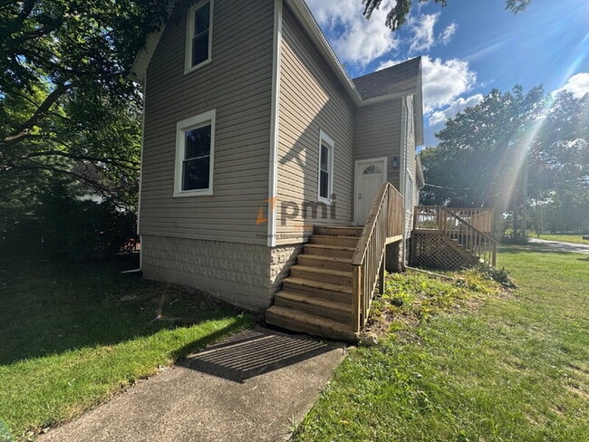 Photo - 2122 Elston St Unit A