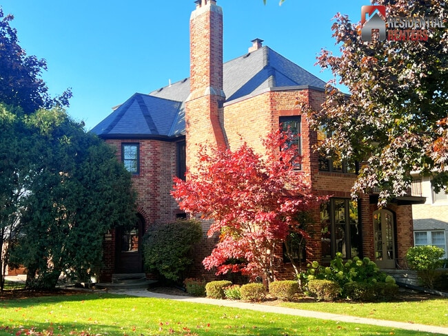 Photo - 4917 N Oakland Ave Townhome