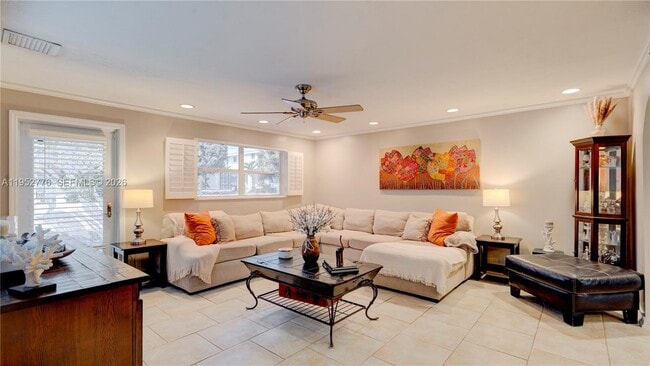 Photo - 150 Azalea St