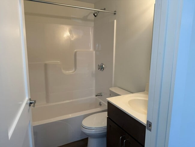 Photo - 2 Bed • 1 Bath • Renovated Unit • Parking • Dishwasher • A/C