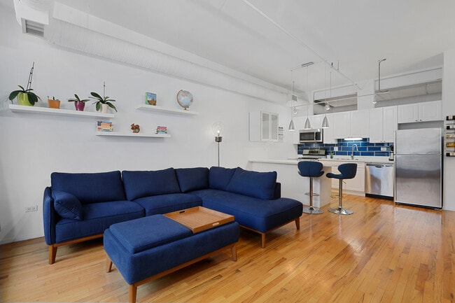 Modern loft with 13-ft ceilings - 417 S Jefferson St Unit 409