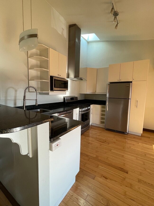 Photo - 925 N Calvert St Unit 1R