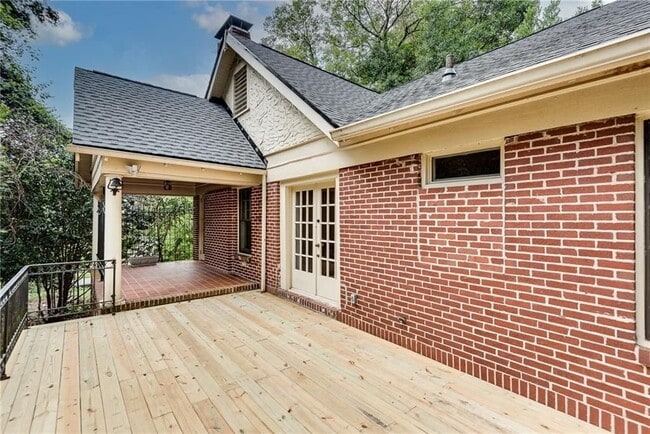 Photo - 1424 Emory Rd NE
